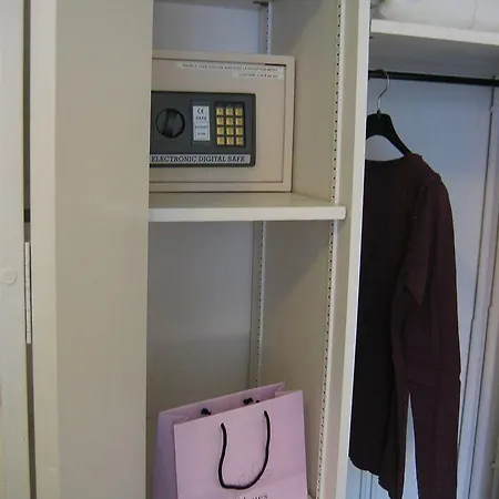 Hotel Prado Avec Parking - Proche Zenith 3*