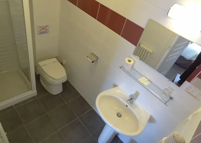 Отель Prado Avec Parking - Proche Zenith 3*