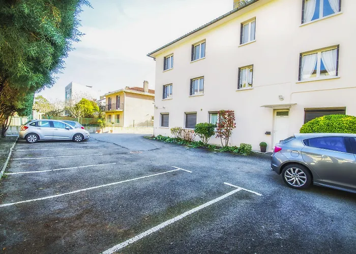 Prado Avec Parking - Proche Zenith Отель