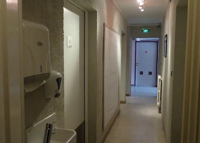 Отель Prado Avec Parking - Proche Zenith 3*