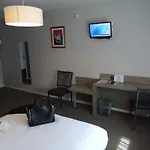 Hotel Akena Le Prado - Proche Zénith 3*