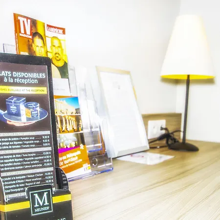 Hotel Akena Le Prado - Proche Zénith 3*